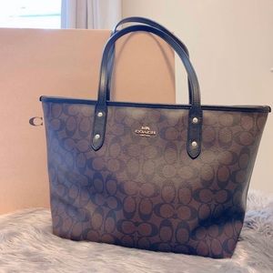 SOLD | Coach Sig City Zip Tote
